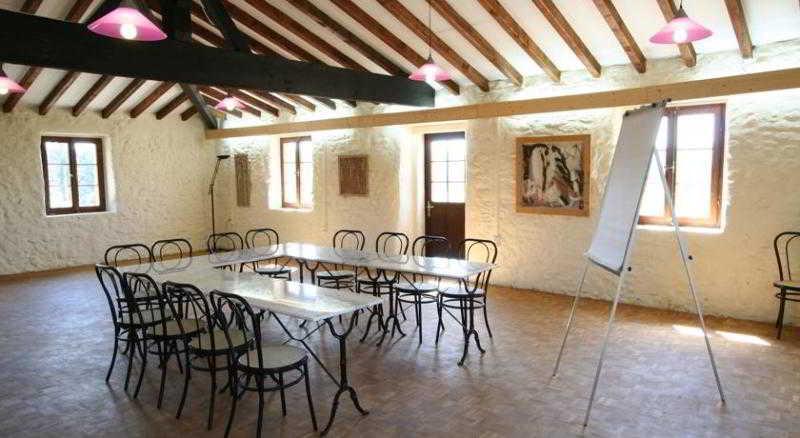 Auberge La Plaine Chabrillan المظهر الخارجي الصورة
